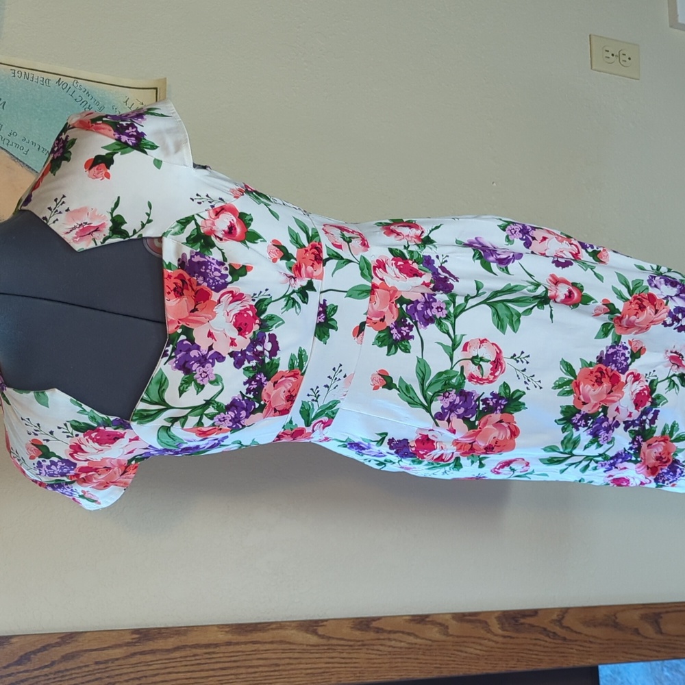 Beautiful White Flowered Dress